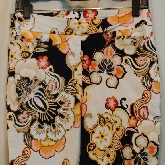 Chico's Orange and Black Ankle Cropped Pants & Cardigan - Picture 4 of 10